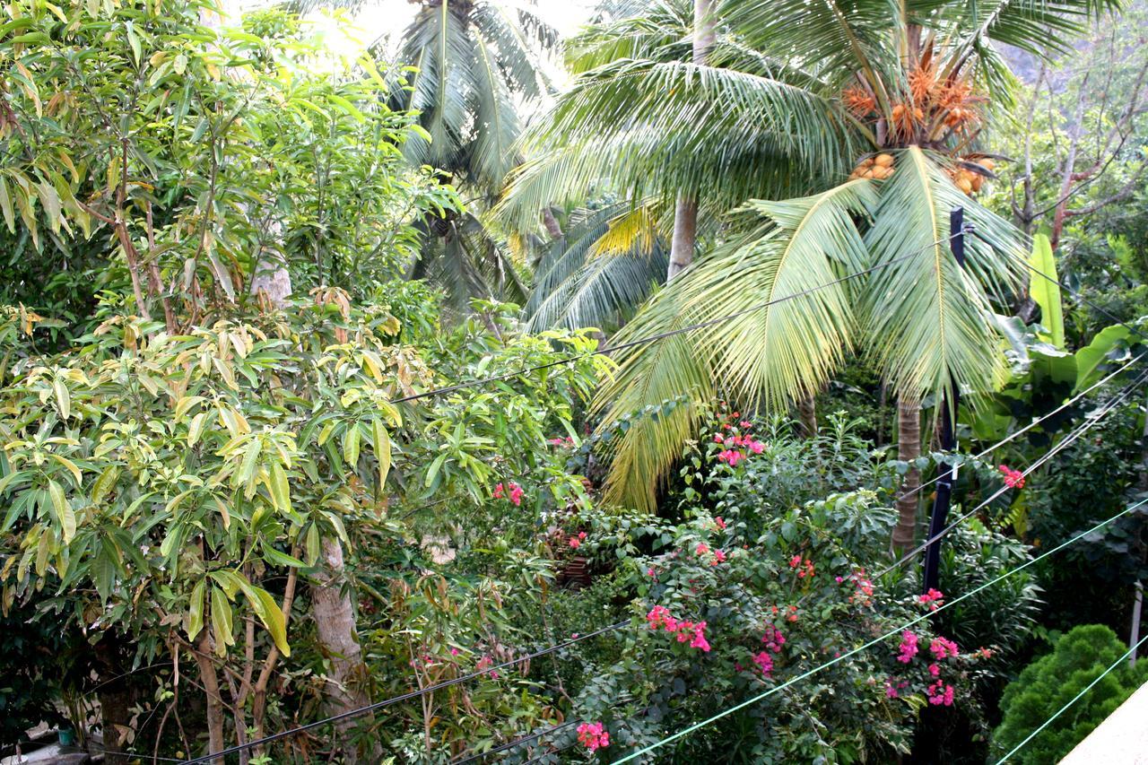 Happy Coconut Hotel Unawatuna Exterior photo