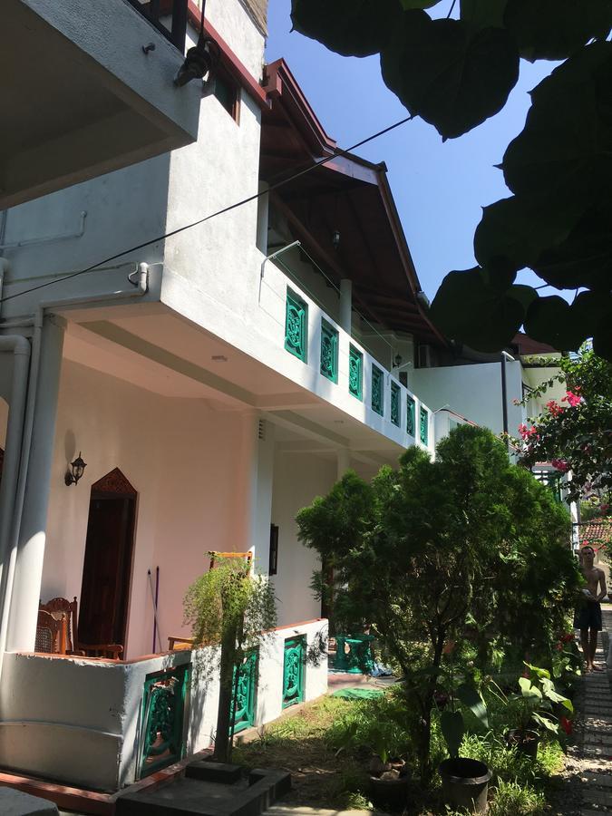 Happy Coconut Hotel Unawatuna Exterior photo