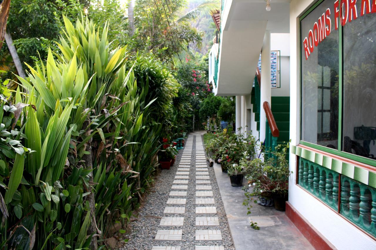 Happy Coconut Hotel Unawatuna Exterior photo