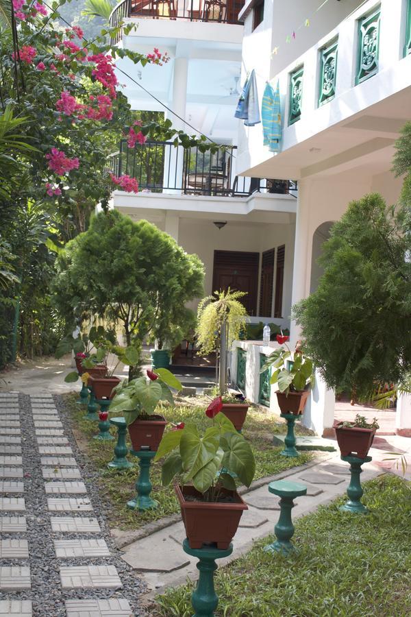 Happy Coconut Hotel Unawatuna Exterior photo